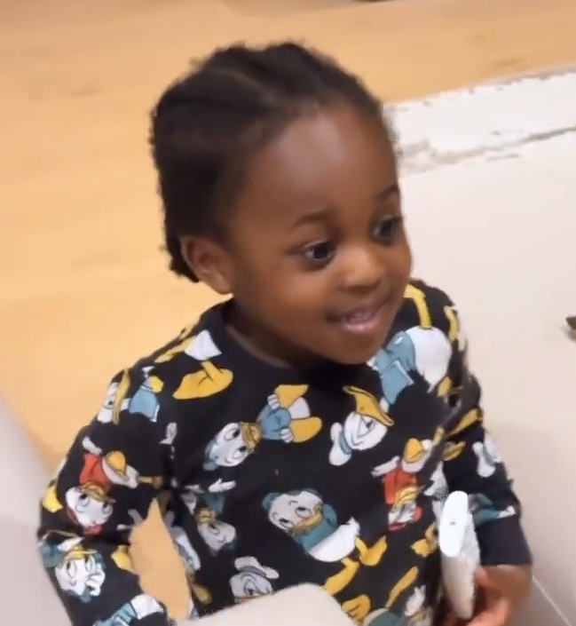 "I Can't Keep Up" - Singer Davido Says As He Flaunts Son, Ifeanyi Online