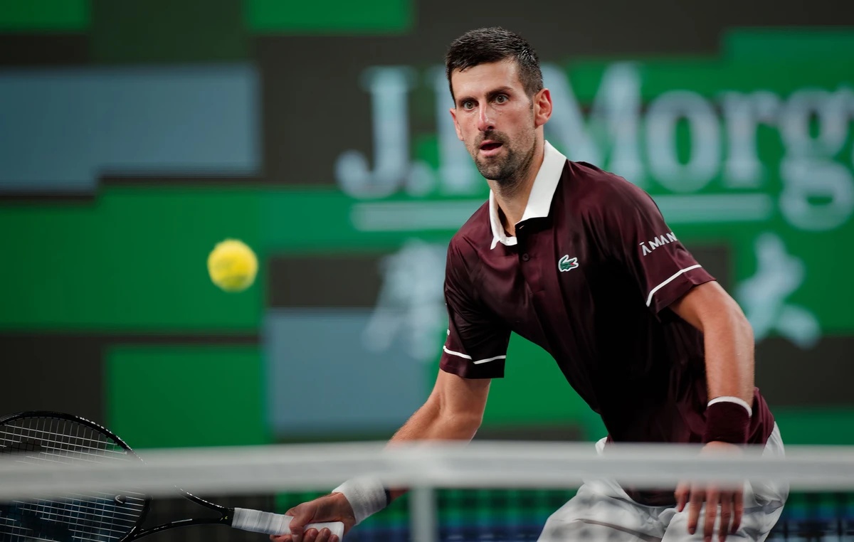epa13291638 Novak Djokovic of Serbia in action during his Men's Singles match against Hubert Hurkacz of Poland at the Shanghai Masters tennis tournament, in Shanghai, China, 09 October 2026. EPA/ ...