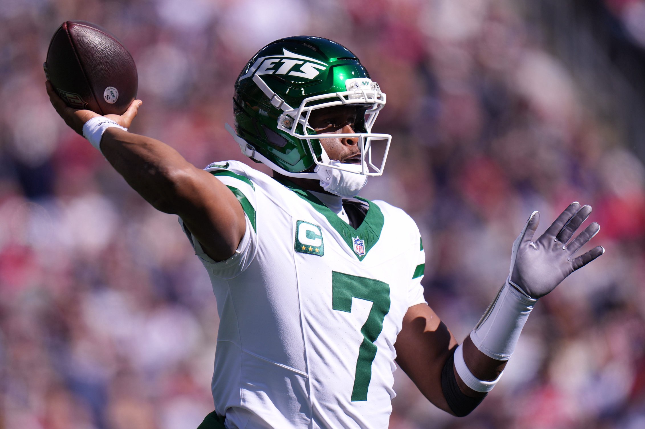 Oct 18, 2026; Foxborough, Massachusetts, USA;  New York Jets quarterback Geno Smith (7) looks to throw in the first quarter against the New England Patriots at Gillette Stadium.  Mandatory Credit: David Butler II-Imagn Images