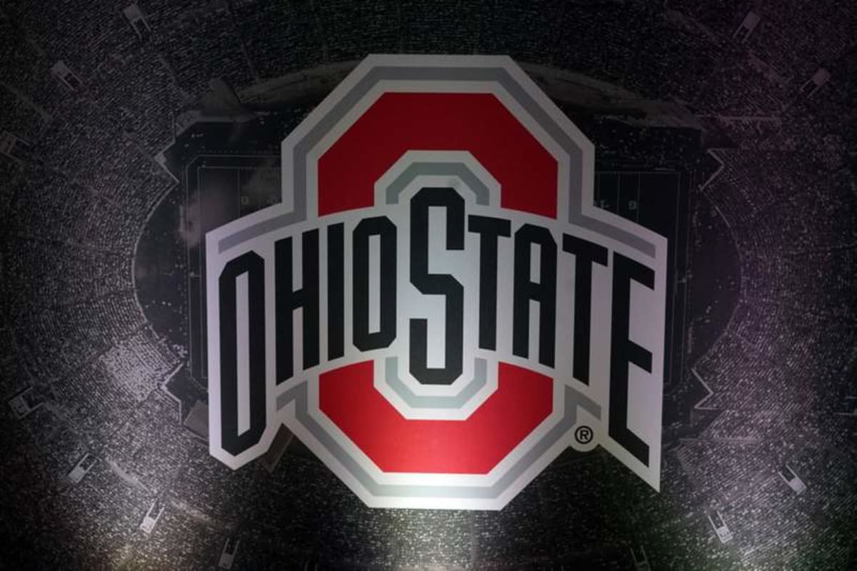 NCAA, College League, USA Football: Ohio State Defense press conference, PK, Pressekonferenz A detailed view of the Ohio State Buckeyes logo at a press conference prior to the Rose Bowl, Tuesday, Dec. 28, 2021, in Los Angeles. Los Angeles EDITORIAL USE ONLY Copyright: xImagexofxSportx ImagexofxSportx iosphotos260350 ©IMAGO/Newscom World