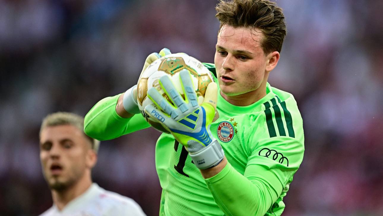 FC Bayern mit Urbig und drei Wechseln