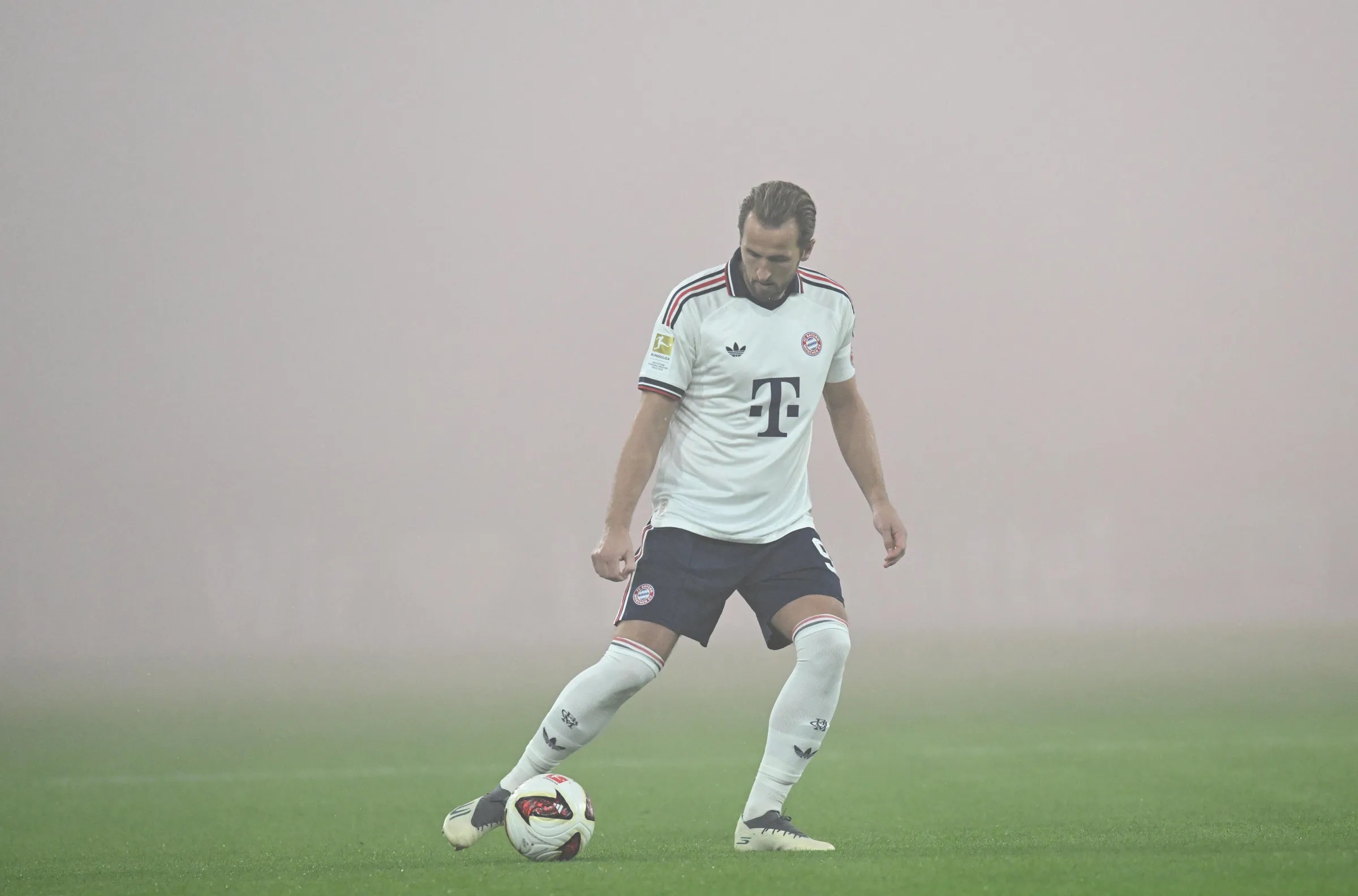 TOPSHOT-FBL-GER-BUNDESLIGA-FREIBURG-BAYERN MUNICH