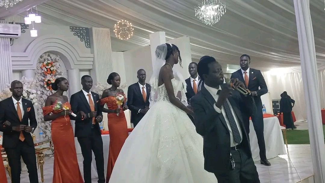 South Sudanese man weds bride after paying $77,000 dowry in cash, 297 cows and plots of land, defeating his competitor who offered $25,000, 158 cows (video)