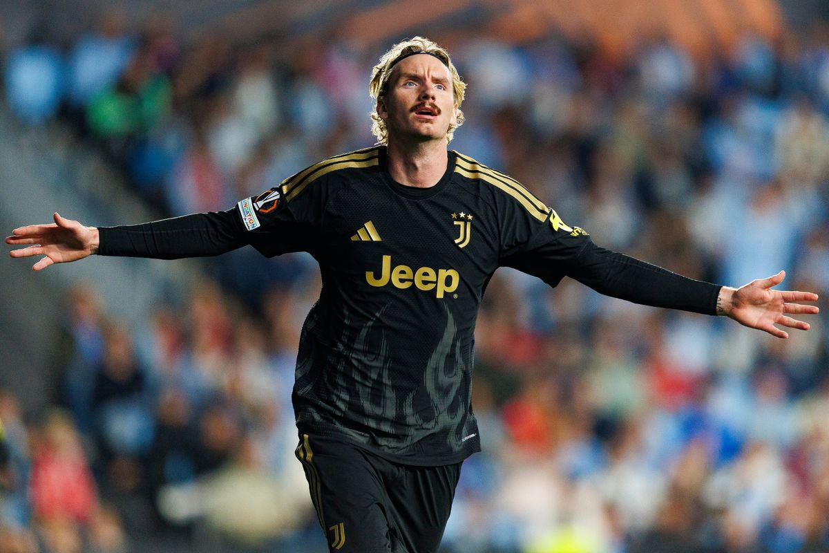 Nick Woltemade of Juventus FC celebrates his goal against Celta Vigo