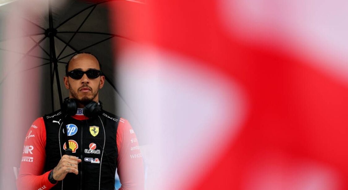 Lewis Hamilton pointe un problème chez Ferrari qui lui coûte cher