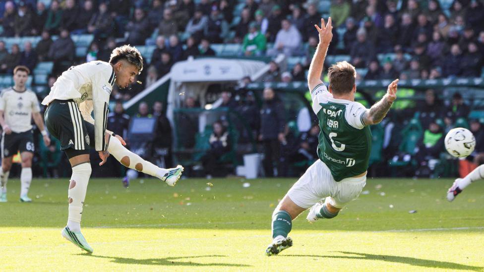 Camilo Duran scores for Celtic against Hibernian