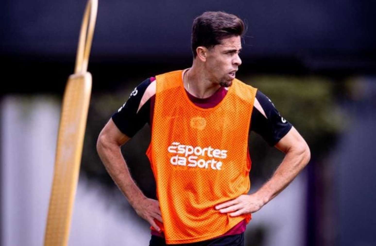 Por outro lado, Seedorf não entra em campo para comandar a equipe –