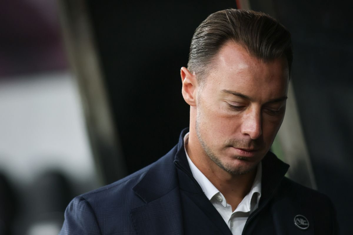 Matthias Jaissle, manager of Newcastle United, appears dejected during the Premier League match between Newcastle United and Aston Villa at St. James's Park in Newcastle, on October 17, 2026. (Photo by Michael Driver/MI News/NurPhoto via Getty Images)