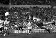 Keith Houchen scored a brilliant header against Tottenham in the FA Cup final in 1987