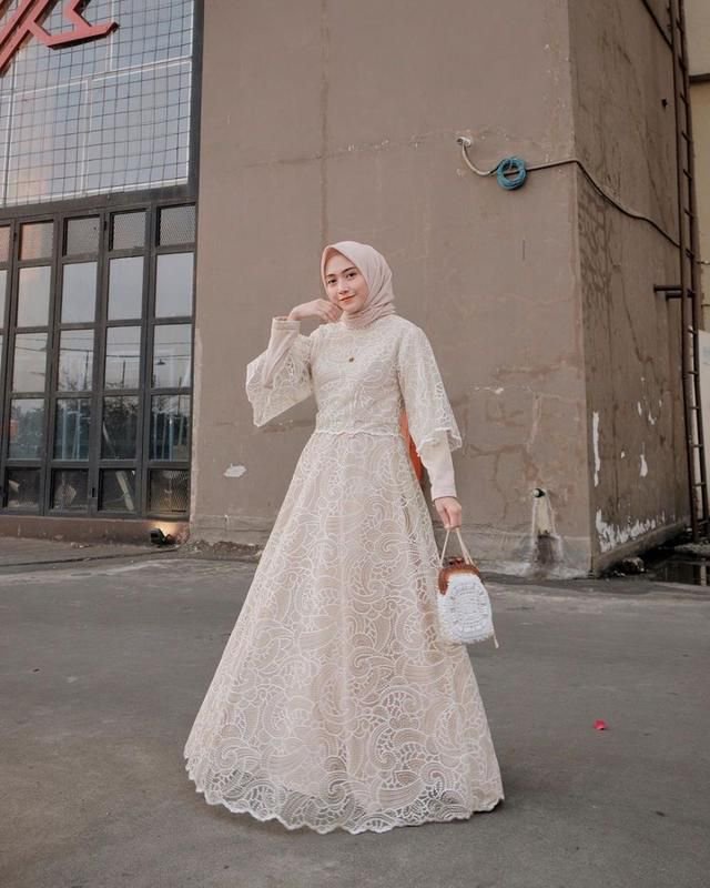 8 Model Baju Pesta Simpel Elegan yang Nyaman Dikenakan