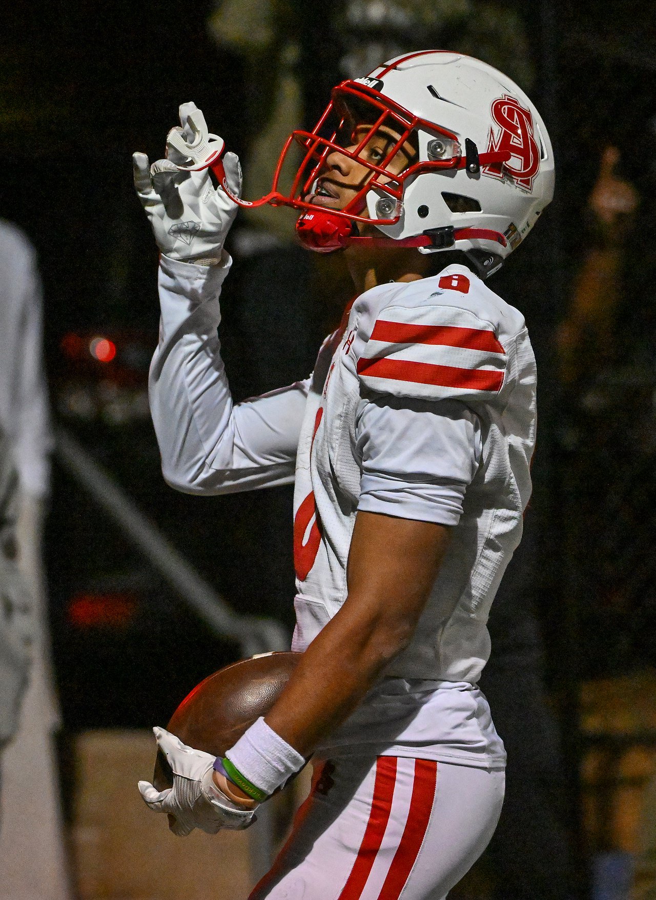 Archbishop Spalding Cavaliers Myles McAfee #8 makes a big catch and run for a touchdown during the second quarter. The Archbishop Spalding Cavaliers visit the St. Mary\xe2\x80\x99s Saints in a high school football matchup Friday evening. (Paul W. Gillespie/Staff)