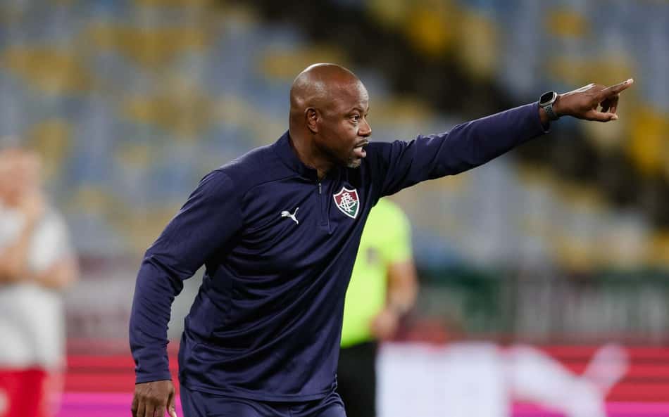 Marcão gesticula em Fluminense x Internacional