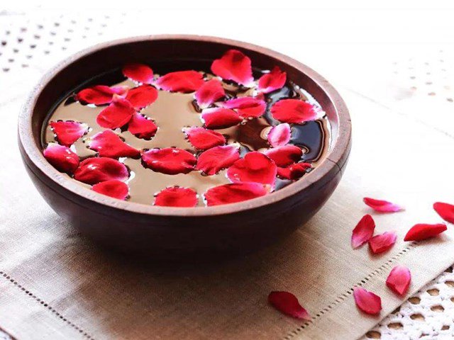 Skin benefits of rose, How to use rose for face, Homemade rose face mask, DIY rose face pack, Rose for glowing skin