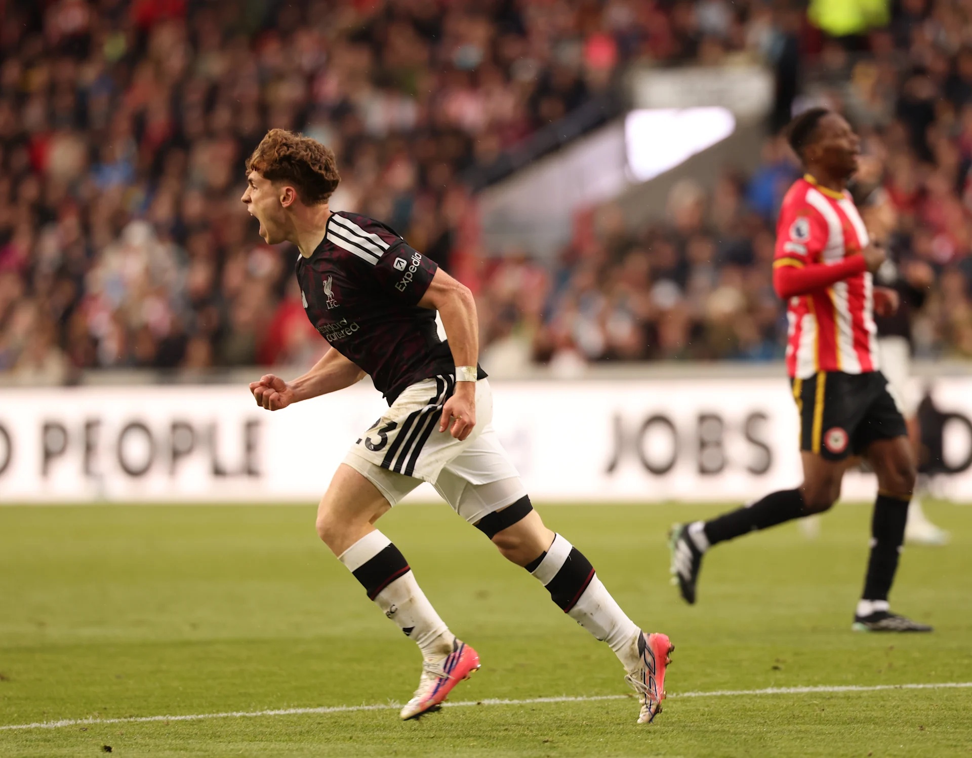 Goal celebration v Brentford - 17/10/2026 (10)