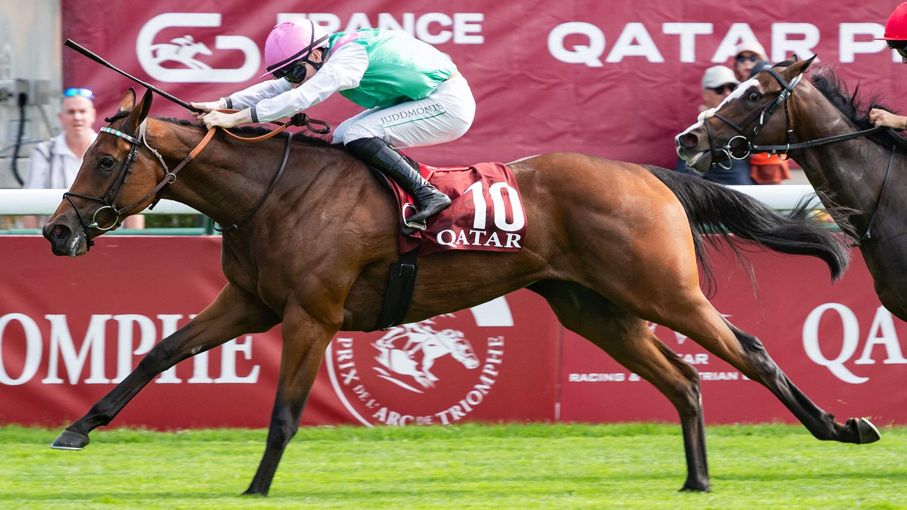 Amusingly is a stunning winner at ParisLongchamp