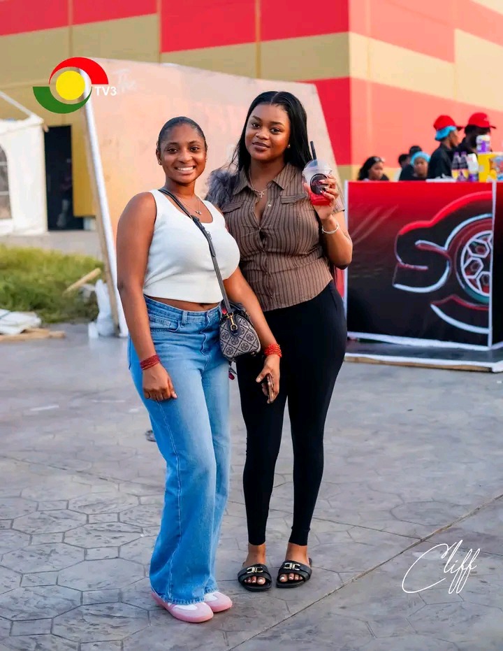 Ghanaians React As Mahama’s Daughter, Farida Mahama Was Spotted Outside For The SuperCar Spectacle