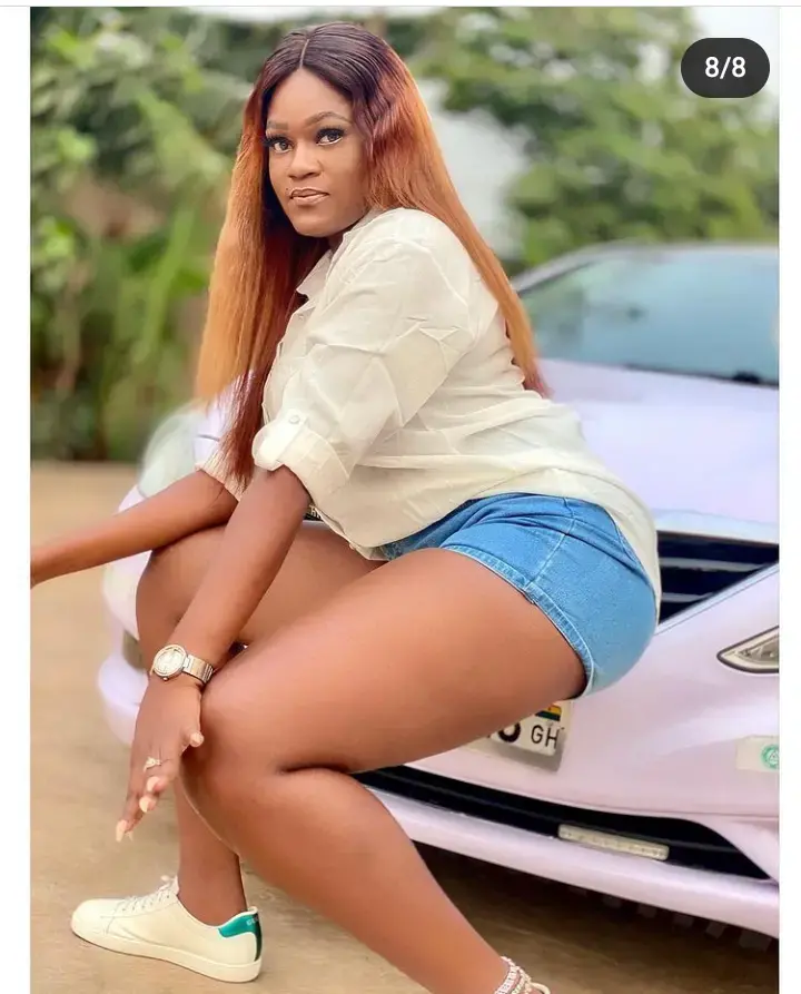 Check Lovely Pictures Ghanaian Lady Carpenter (See Photos)