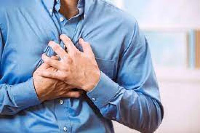 7 أعراض تشير إلى قرب الإصابة بالنوبة القلبية بشكل مفاجئ ..تعرف عليها