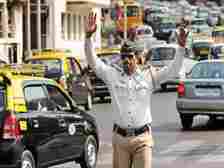 Mumbai Traffic Update: Slow Traffic on Dahisar South Bound and Ciba Road | Mumbai Traffic Update: Slow Traffic on Dahisar South Bound and Ciba Road