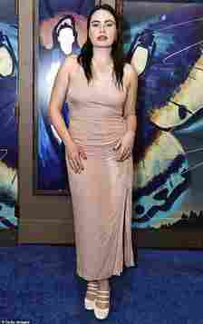 Kathryn Gallagher showcased her arms while wearing a sleeveless light pink dress to the gala performance