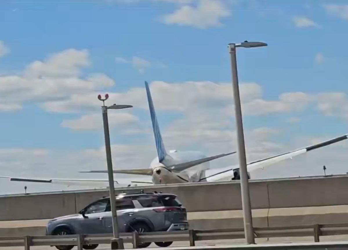 Video captures moment plane landing at airport strikes bakery truck