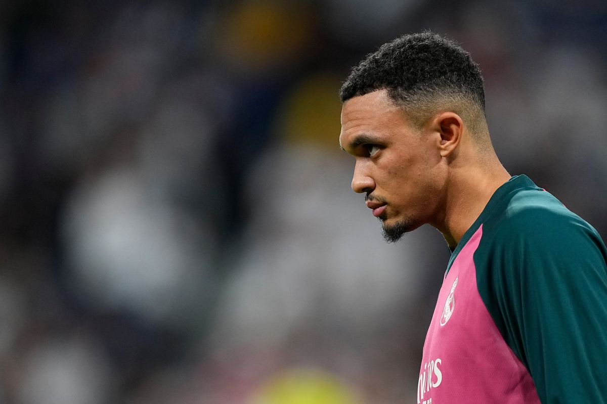 Trent Alexander-Arnold played the final minutes against Barcelona