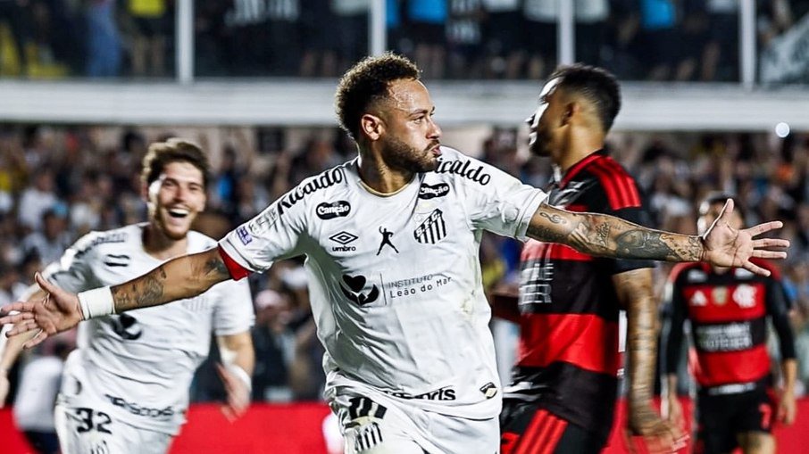 Neymar anotou dois gols no empate do Santos contra o Flamengo, pelo Brasileirão