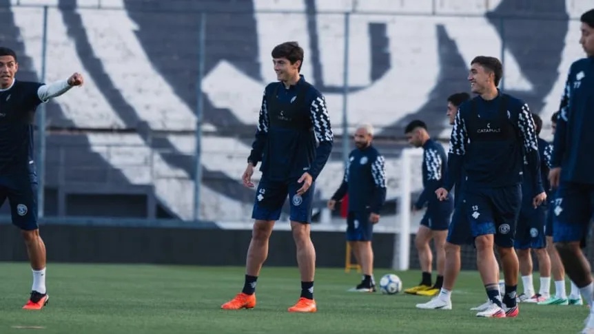 Independiente rivadavia entrena