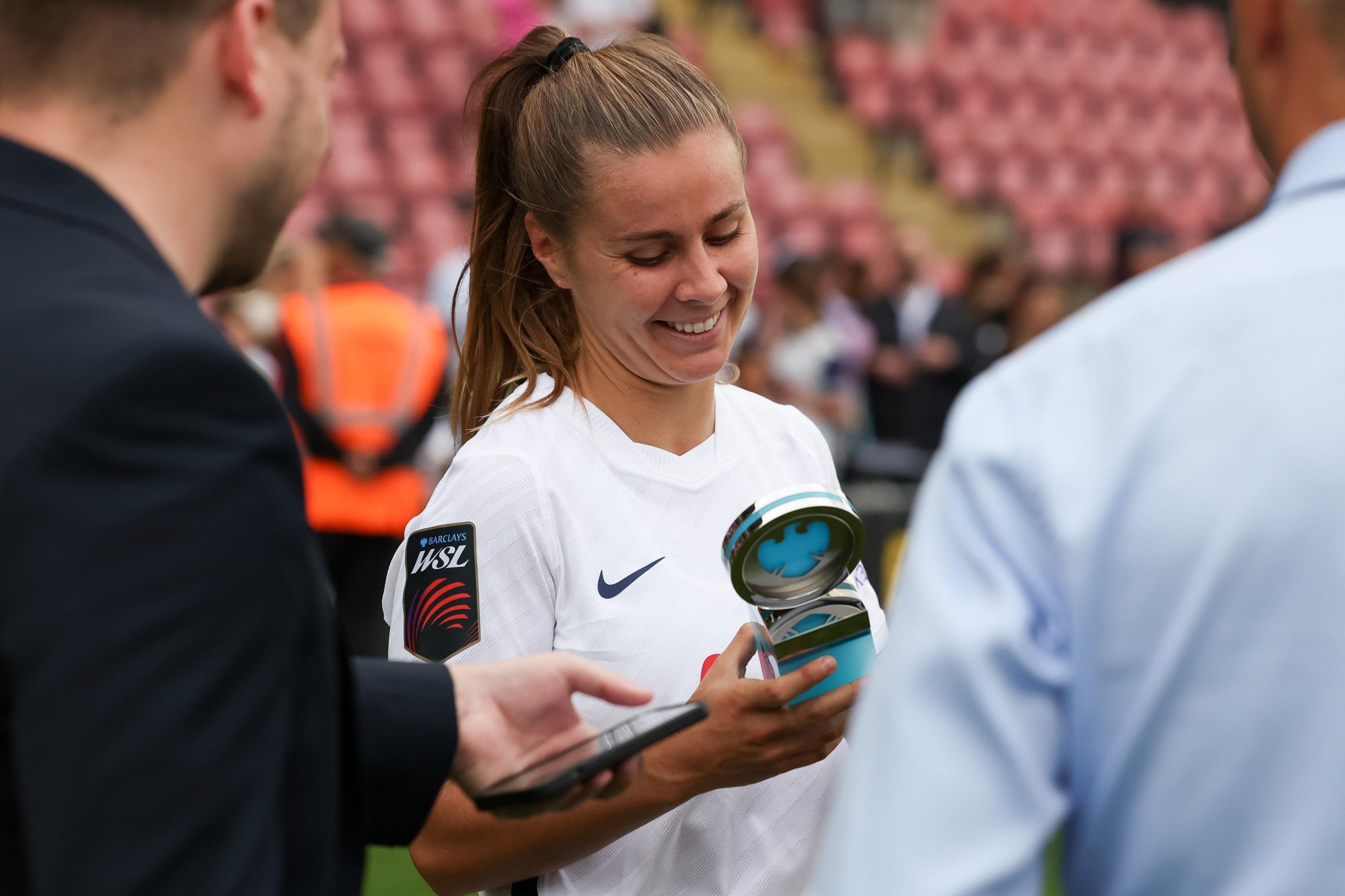 LONDON, ENGLAND - SEPTEMBER 27: Victoria Pelova of Tottenham Hotspur Women receives her Player of the Match award at full time during the Barclays Women’s Super League 2026/27 match between Tottenham Hotspur and Aston Villa FC at BetWright Stadium on September 27, 2026 in London, England. (Photo by Elli Birch - WSL/WSL Football via Getty Images) *** Victoria Pelova ***