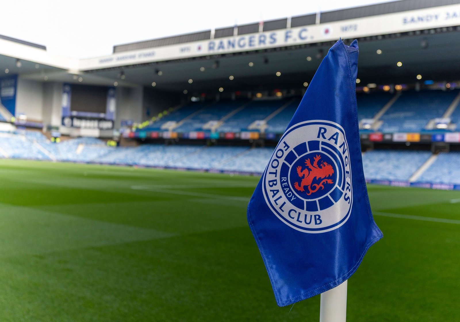 Corner flag with the Rangers crest