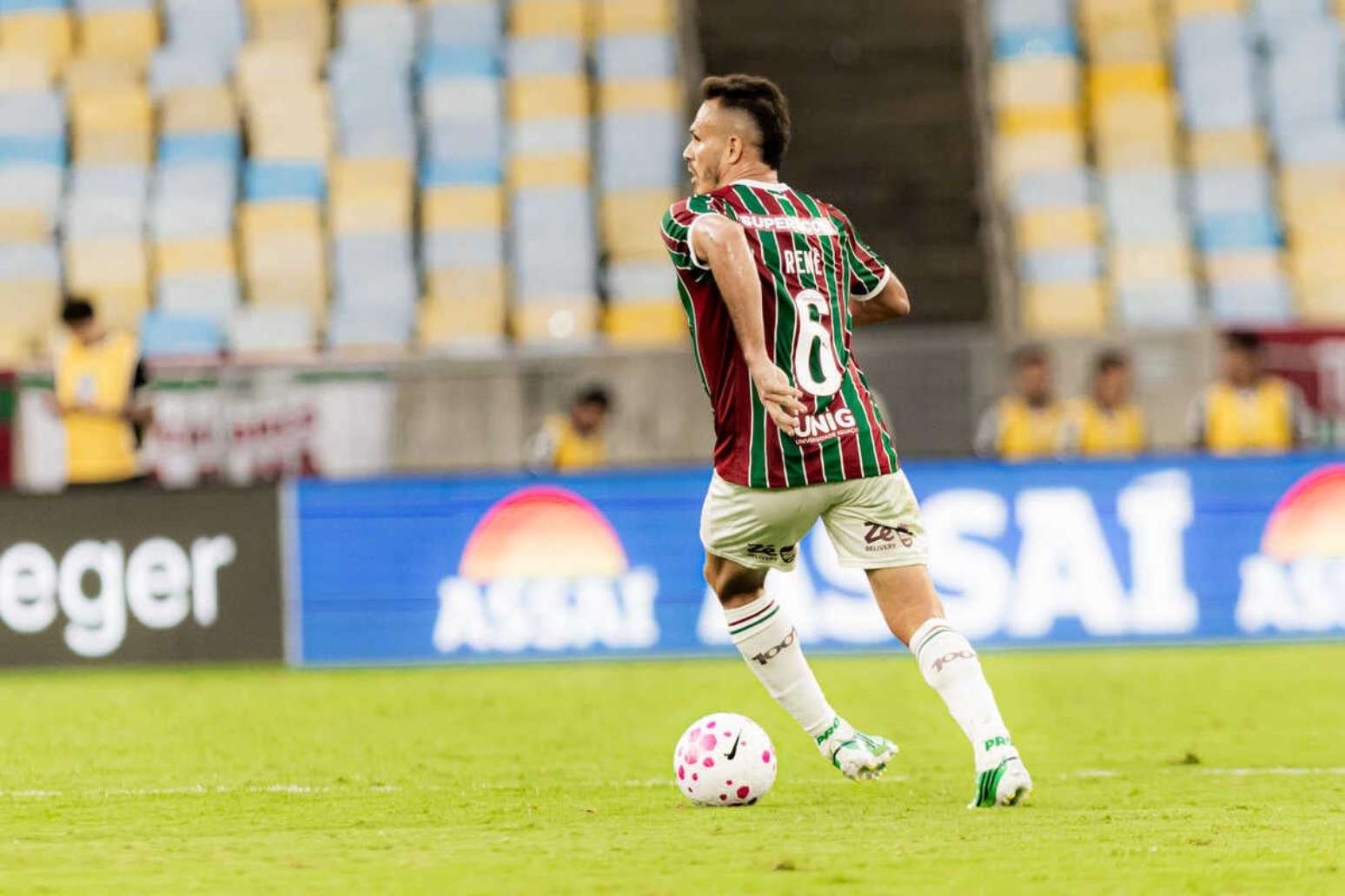 Renê destaca que Fluminense foi mal no início do segundo tempo –