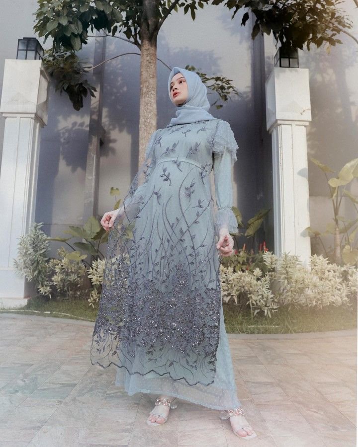 10 Model Baju Pesta 2022 untuk Tampil Trendi dan Fashionable