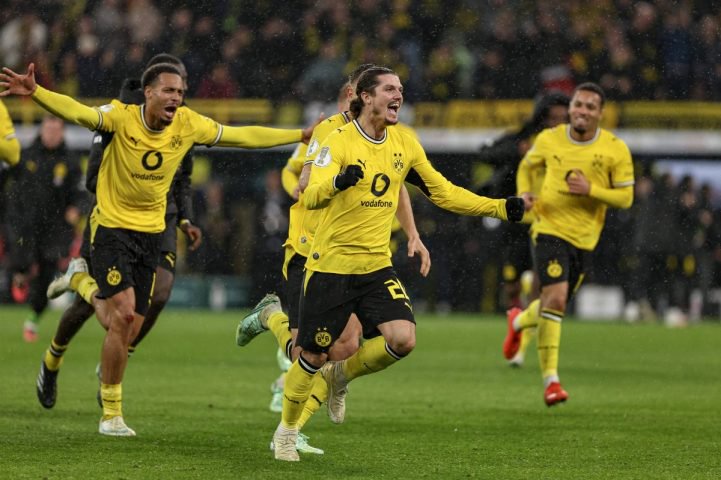 Marcel Sabitzer schießt den BVB per Last-Minute-Hammer ins Pokalachtelfinale. Nach dem Spiel verrät er, dass er sich gegen seinen Kapitän stellte.