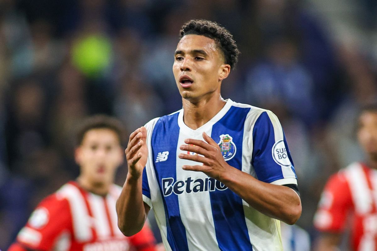 FC Porto's Alberto Costa frustrates over a missed chance during the UEFA Champions League 2026/2027 match between Porto and PSV Eindhoven at Estádio do Dragão on October 20, 2026 in Porto, Portugal.