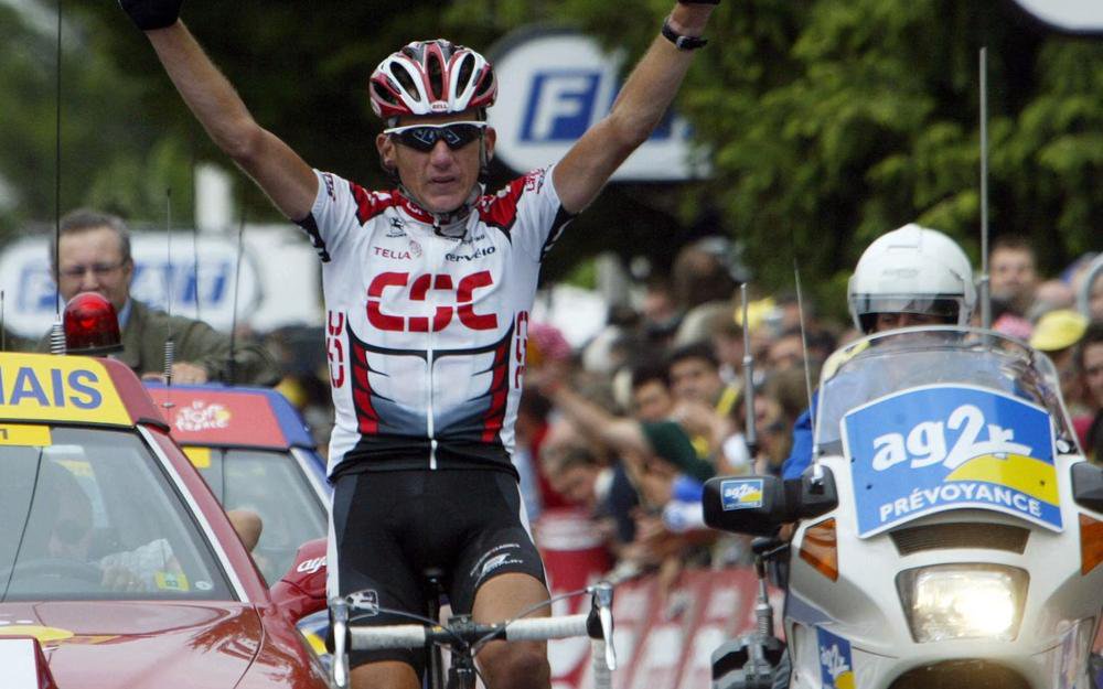 Le récent vainqueur de Liège-Bastogne-Liège ne sera jamais repris. Il s’impose à Bayonne, après 95 km de chevauchée solitaire.