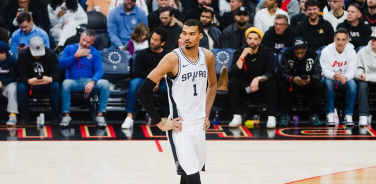 Basket – NBA (Présaison) : Les Spurs encore battus, Wembanyama monte en puissance