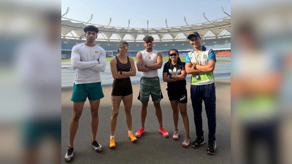 Trainer Chirag Tyagi (extreme left) with Simran and Preeti. (Instagram)