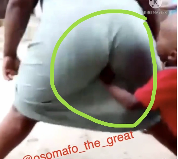 Girl shows her ass in public