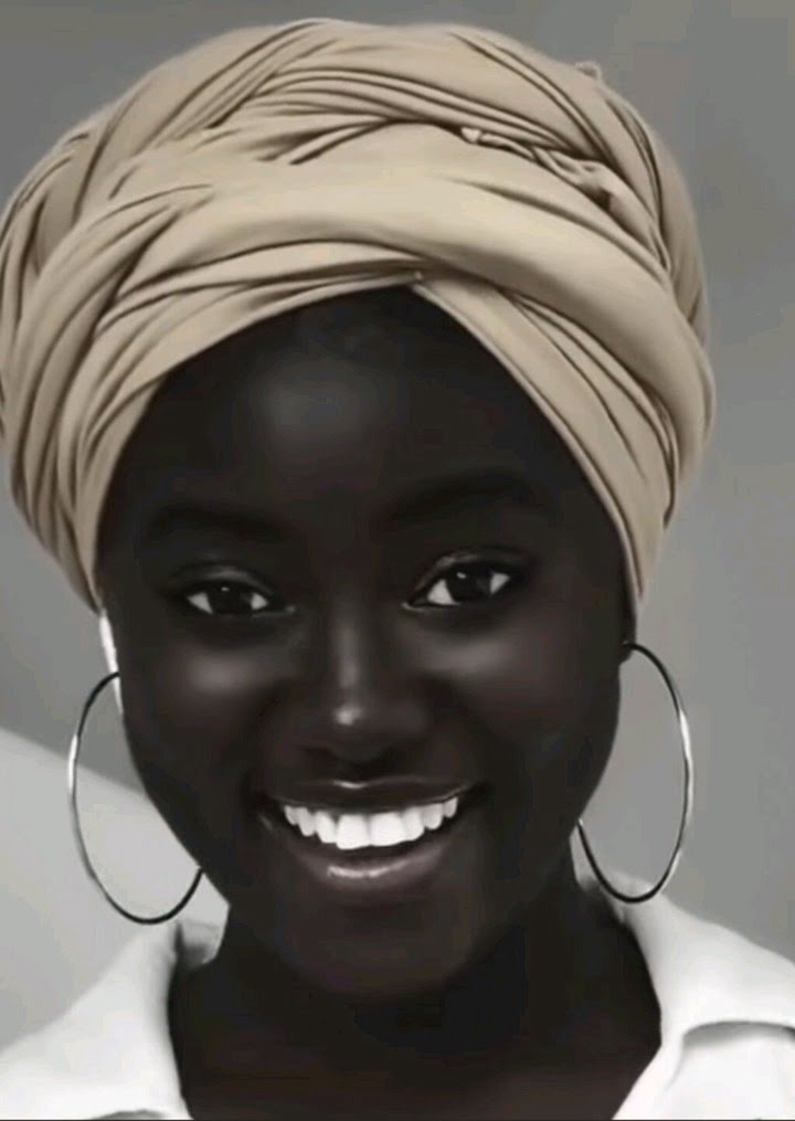 "Black is beautiful" - Dark-skinned lady stirs online with her photos