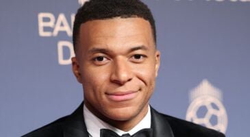 Kylian Mbappé permis de conduire en poche : 5,4m de long, 2m de large, ce SUV à 140.000€ dans lequel il frime "sans chauffeur ni agent de sécurité"