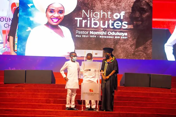 Timilehin and Jomiloju Odukoya at the night of tributes held for their late mother, Pastor Nomthi Odukoya in Lagos, on Monday