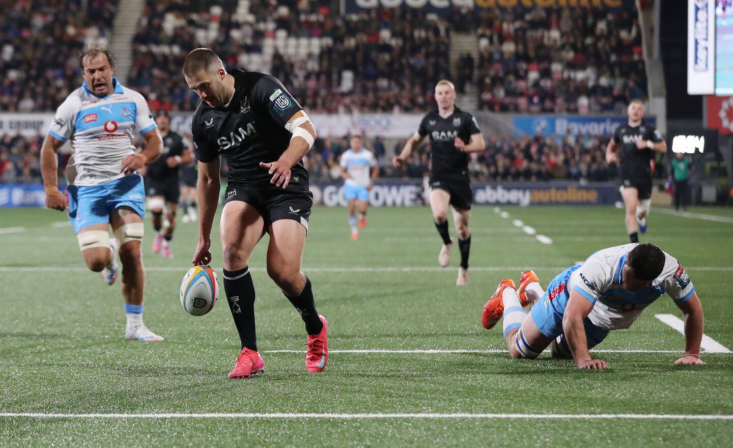 Ulster Stuart McCloskey scores a try against   Vodacom Bulls   during Saturday nightÕs BKT  United Rugby Championship  match  at Affidea  Stadium, Belfast.

Picture by Brian Little