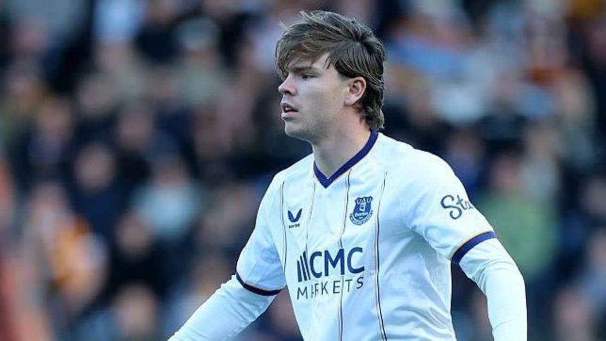 Tyler Dibling of Everton running during the Premier League 2026-27 match between Hull City and Everton 