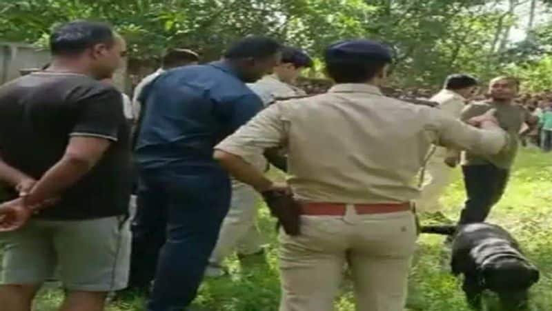 story of killer who killed priest in temple cuts his head took away PRA