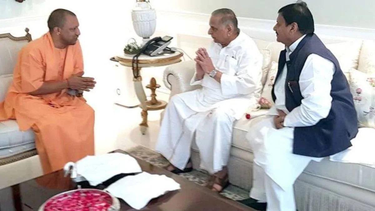 82 साल के हुए मुलायम सिंह यादव, CM योगी ने फोन पर दी बधाई - former CM of UP Mulayam singh yadav Birthday today CM yogi wishes him over call - AajTak