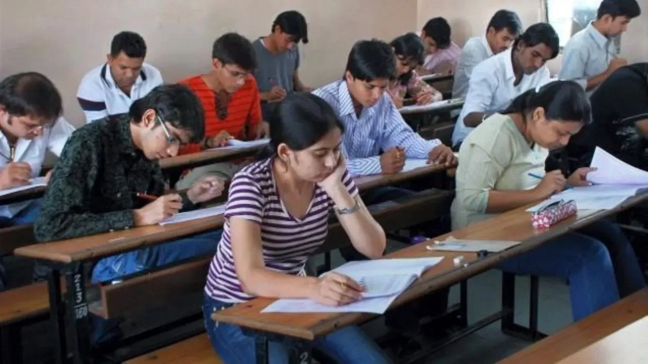NEET विवाद के बीच एक और छात्रा की मौत, सुसाइड नोट ने खड़े किए कई बड़े सवाल