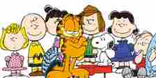 Featured Image, Garfield standing in front of the Peanuts Gang