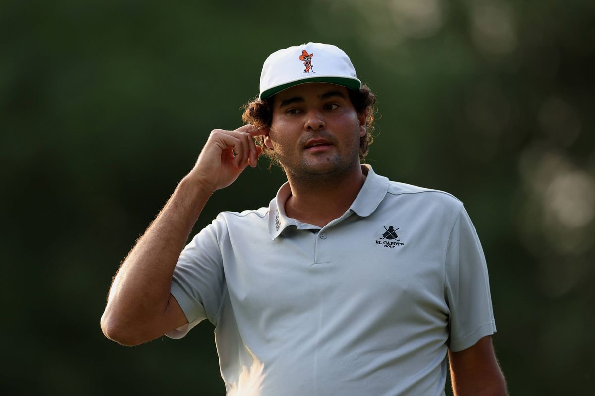Eugenio Chacarra looks on