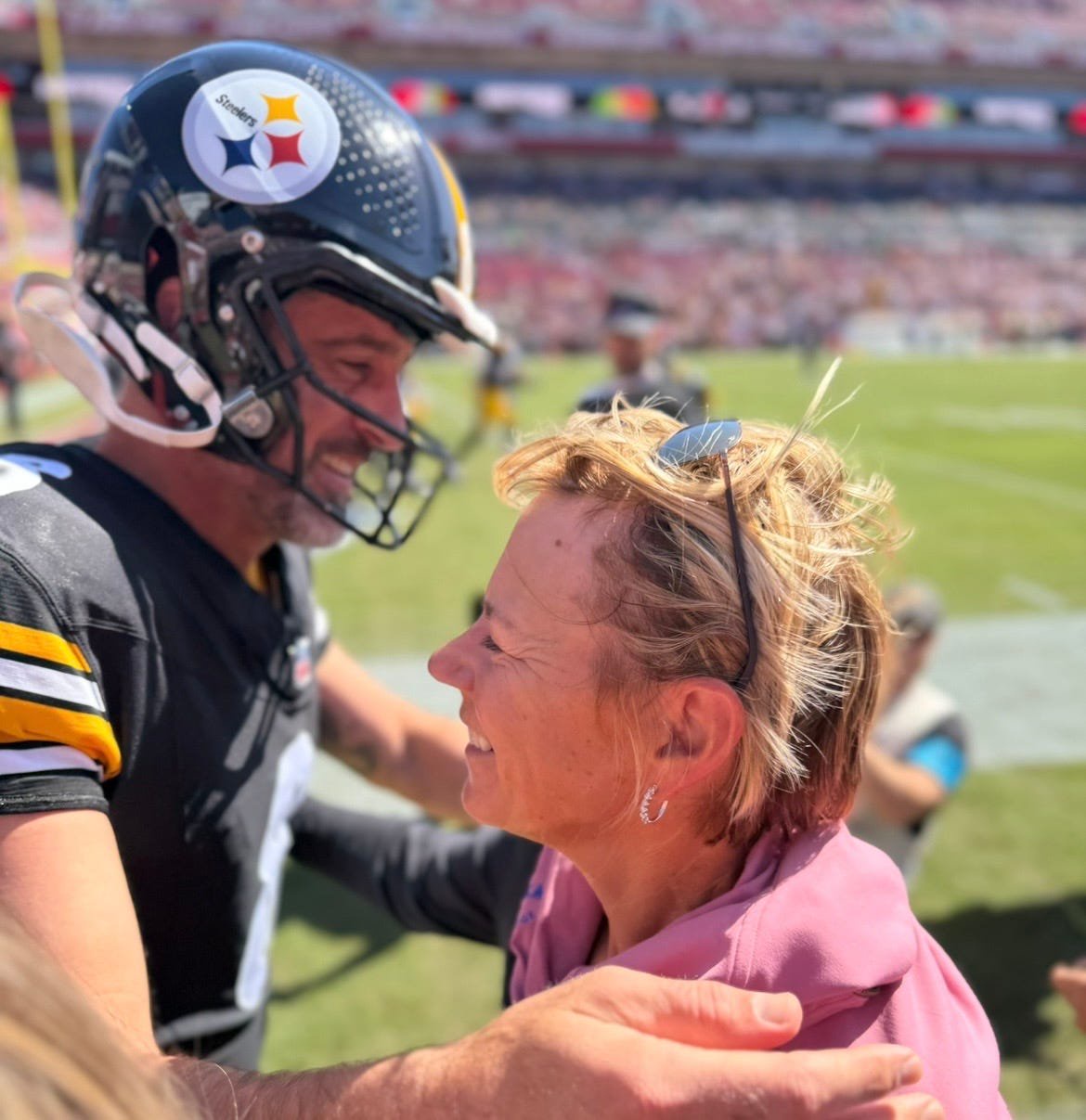 Annika Sorenstam meets with Steelers quarterback Aaron Rodgers ahead of Sunday's game against the Tampa Bay Bucs. 