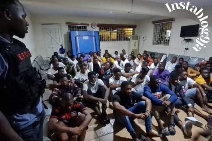 60 Sakawa boys arrested for holding a show where they were giving awards to members excelling in fraud 1